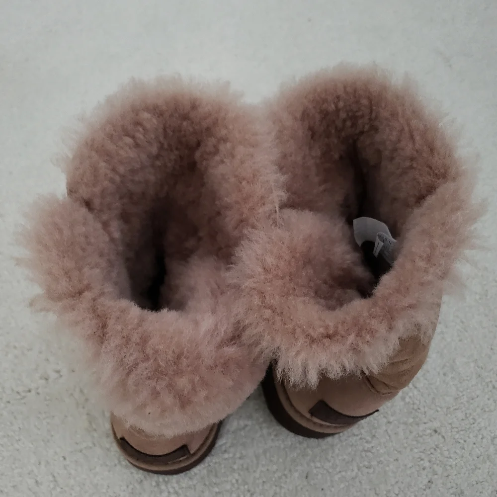 Ugg Classic Knot Classic Short Boots sz6